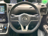 【純正革巻きステアリング】上質な革を使用することで、手にしっかり馴染みとても運転しやすいハンドルです♪