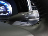 オートライト機能装備です!車外の明るさに応じて、自動的にライトの点灯・消灯をしてくれます♪