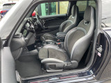 ◆LIBERALAは、輸入車選びの新たなスタイルを提案するインポート・セレクト・ブランドです。オーナー様となる方がクルマから直接感じる感性を第一にした、最良の一台との出会いをコーディネートいたします。