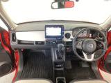 【前方視界】開放的な前方視界!運転がしやすく疲れにくいです♪窓が大きく、見通しがとっても良いおクルマですよ♪