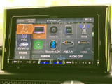 お気に入りの音楽やラジオを楽しめます。様々な音源に対応しており、車内での時間をより快適に演出。ドライブがより楽しくなります。