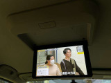 【フリップダウンモニター】付き☆後部座席に座りながら大画面でTVやDVDをお楽しみいただけます♪