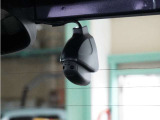 ◆リアドライブレコーダー◆後方にも記録の範囲を拡大。追突事故発生時の瞬間をしっかりと記録します。装備があるだけであおり運転などの抑止力としても効果を発揮!