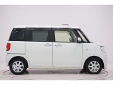 県内13店舗にて常時500台以上ダイハツ車を展示中です。見て、触って、納得のいく一台をぜひ見つけてください。