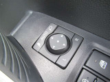 駐車時や狭い道でのすれ違い時に気を使うミラー。電動格納式ドアミラーはそんな時に便利です。