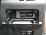 純正ETC2.0付 料金所もスムーズに通れ、割引料金の適用もあります。ビルトインできれいに収まっており、見た目もスマートです。