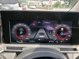 スピードメーター、運転席ディスプレイ