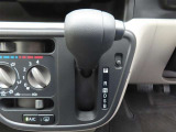 インパネシフトのCVTオートマチック車です。