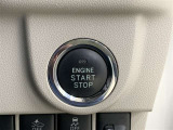 キーを取り出さずにドアを解錠&施錠、車の始動もできます。