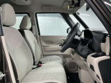 【運転席】シート周りは使用感も少なく、良好な状態となります。丁寧につかわれていたことがよくわかります。