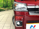 【LEDヘッドライト】悪天候や夜間走行時も良好な視界を確保し安心して運転できる高輝度LEDヘッドライトを装備!点灯速度が早く、消費電力も抑えられています。