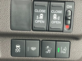 レーダーを照射しカメラで前走車等を検知し衝突の回避・軽減を図るホンダセンシングとVSA(車両挙動安定化制御システム)走る・曲がる・止まるの全領域で安定性を確保するためのシステム装備。安心ですね!