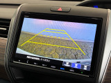 【バックカメラ】リバースにするだけで映ります、後方の安全確認や、狭い駐車場での車庫入れ、雨の日や夜間など視界の悪い時に便利です!安全にバックする為には欠かせない装備です。