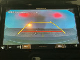 【バックカメラ】運転が苦手な方も車庫入れラクラクです!ギアをリバースに入れれば自動的に切り換わりますので、面倒な操作は不要です♪狭い駐車場もお車を傷つけず安心ですね!
