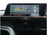 パノラミックビューモニター装備!バックビュー/車両に取り付けたフロント、サイド、バックカメラの映像を合成して画面上に表示させることで、バックするときにはアシストラインし、車庫入れや縦列駐車をサポート。