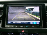 リアカメラが装備されています。バックにいれるだけでナビ画面に映ります。後方の安全確認や、狭い駐車場での車庫入れ、雨の日や夜間などに便利です。安全、安心にバックするためには必須アイテムですね。