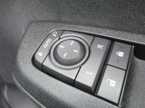 駐車時や狭い道でのすれ違い時に気を使うミラー。電動格納式ドアミラーはそんな時に便利です。