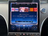 大型ディスプレイ装備。見やすく、車内の先進感を高めます。