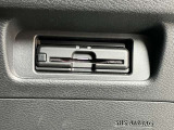 ETCを装備。これで高速道路の料金所もノーストレス。ノンストップで通過します。