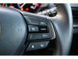 安全運転支援システムHonda SENSINGを搭載。衝突軽減ブレーキや、誤発進抑制機能、アダプティブクルーズコントロール、車線維持など複数の先進技術で安心・快適なドライブをサポートします。