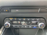運転席&助手席には3段階調整が可能なシートヒーター機能だけでなく、ハンドルヒーターも付いており、夏場ではベンチレーション機能もご利用いただけます。