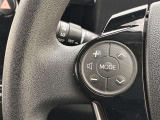 運転中、オーディオの操作をしてて、ハッとしたことはありませんか?ステアリングスイッチは、運転中でもハンドルでオーディオの操作が可能です。安全なドライブをサポートします。