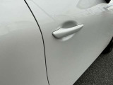キーをポケットに入れたままでもドアのロック&アンロックができ、雨の日や、荷物の多い日に大活躍!