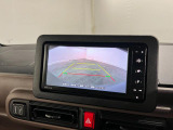 バックカメラ付きで後方の確認がしやすく、駐車が苦手な方でも安心して操作できます。毎日の使い勝手がぐっと良くなりますね。