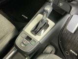発進時から滑らかに加速する無段階変速のCVTはストップ&ゴーの多い街の中も快適です