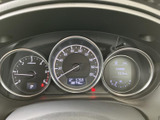 視認性の高いメーター類で、運転状況が一目でわかります。運転に集中できる落ち着いた空間を演出。情報表示も分かりやすい設計です。