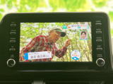 停車中に楽しめるTV機能で、待ち時間も快適に。ニュースやドラマなど、様々な番組をお楽しみいただけます。移動中の休憩時間に最適です。