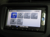 ナビゲーションは純正メモリーナビ(VXM-145C)を装着しております。AM、FM、CDがご使用いただけます。初めて訪れた場所でも安心ですね!