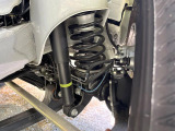 お車を安心してお乗りいただく為には、足回りの定期点検が欠かせません。サービスサポート(有償保証)では無料点検もご提供しており、安心のカーライフをお過ごしいただけるサポート体制が整っています。