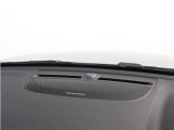 【harman/kardon】世界のオーディオファン垂涎のプレミアムサウンドシステムを搭載。原音に近い音場空間を忠実に再現。乗る人すべてに最良の音響体験を提供します。