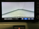 【バックカメラ】運転が苦手な方も車庫入れラクラクです!ギアをリバースに入れれば自動的に切り換わりますので、面倒な操作は不要です♪狭い駐車場もお車を傷つけず安心ですね!