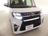 【LEDヘッドランプ】・・・消費電力の少ないLEDヘッドランプ。点灯してすぐに最大光量を発揮するのでトンネルなど周囲が急に暗くなった場合でも安心。
