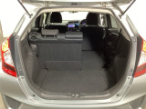 軽い力でサッと倒せるシートアレンジ。急に荷物が増えても、その場でサクッとスペースを広げられます。毎日の『困った』を『助かった』に変える工夫が満載です。