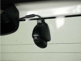 ◆リアにもドライブレコーダーを装備しております◆映像・音声などを記録する自動車用の装置です。もしもの事故の際の記録はもちろん、旅行の際の思い出としてドライブの映像を楽しむことができます。