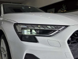 Audiが最初に採用したLEDポジショニングランプ。シャープなラインで昼間でも点けていたいと思うほど上品でオシャレです。夜間走行時はさらに目立ちます!
