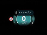 ヘッドアップディスプレイは視認性が非常に良く、運転時の視線を逸らさず様々な情報の確認が行えます。