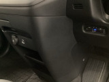 自社整備工場で点検整備をおこなってからお渡ししています。車検が残っている場合は『12ヶ月点検整備』を、車検整備付きの場合は『車検整備』をおこないます。整備費用は車両本体価格に含まれています。