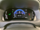 視認性の高いメーターパネルは、運転に必要な情報を的確に伝えます。走行状況を把握しやすく、安全運転をサポートします。