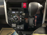 オートエアコン♪お好みの温度に設定するだけで車内を快適空間にしてくれますよ♪