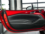 神戸マツダ神戸西インター店は、通常ディーラー+&alpha;の次世代型店舗としてROADSTER EXPERIENCE SPACEの冠を掲げ、「いつでも・誰でも・気軽に会いに行ける」ロードスターUカー専門店。