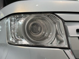 LEDヘッドライトは、点灯の瞬間から最大光量を発揮し、突然暗くなるトンネルなどでの安定感を高めます。