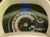 視認性の高いメーターは、運転に必要な情報を的確に伝えます。速度や回転数などを一目で確認でき、安全運転をサポートします。運転に集中できます。