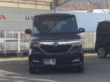 お客様に安全で快適なカーライフをお送りいただくために、中古車にも高いレベルの品質基準を設け、その基準に従って、全ての中古車について納車前整備を実施しています。