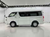 スライドドア開口部が広く荷物の出し入れがスムーズにできます。