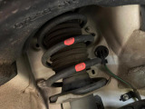お車を安心してお乗りいただく為には、足回りの定期点検が欠かせません。サービスサポート(有償保証)では無料点検もご提供しており、安心のカーライフをお過ごしいただけるサポート体制が整っています。