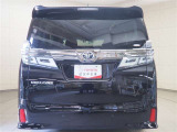 バックカメラが付いているので後方確認が非常にしやすいです。今や運転初心者も熟練者も必須装備!ついていて損はないですね♪